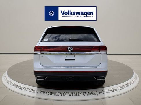 Certified 2026 Volkswagen Atlas SE FWD image 6