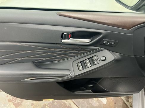 Used 2021 Toyota Avalon Limited w/ Advanced Safety Package FWD image 22