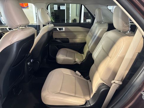 Used 2020 Ford Explorer XLT w/ Equipment Group 202A image 25