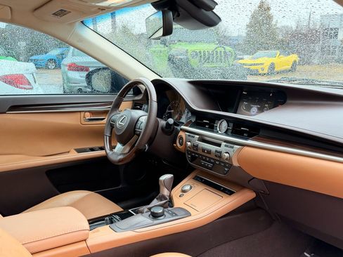 Used 2017 Lexus ES 350 w/ Premium Package image 18