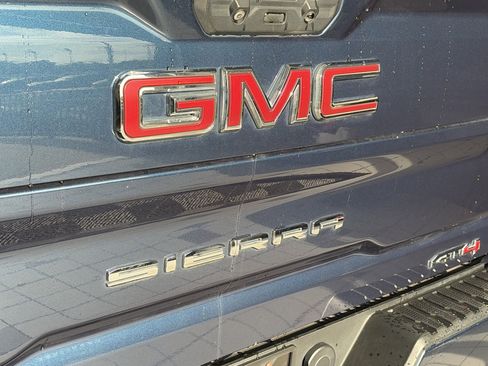 Used 2023 GMC Sierra 2500 AT4 w/ AT4 Premium Plus Package AWD/4WD image 15