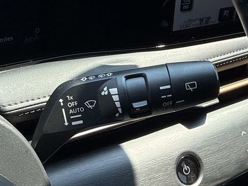 Used 2023 Nissan Ariya FWD image 26