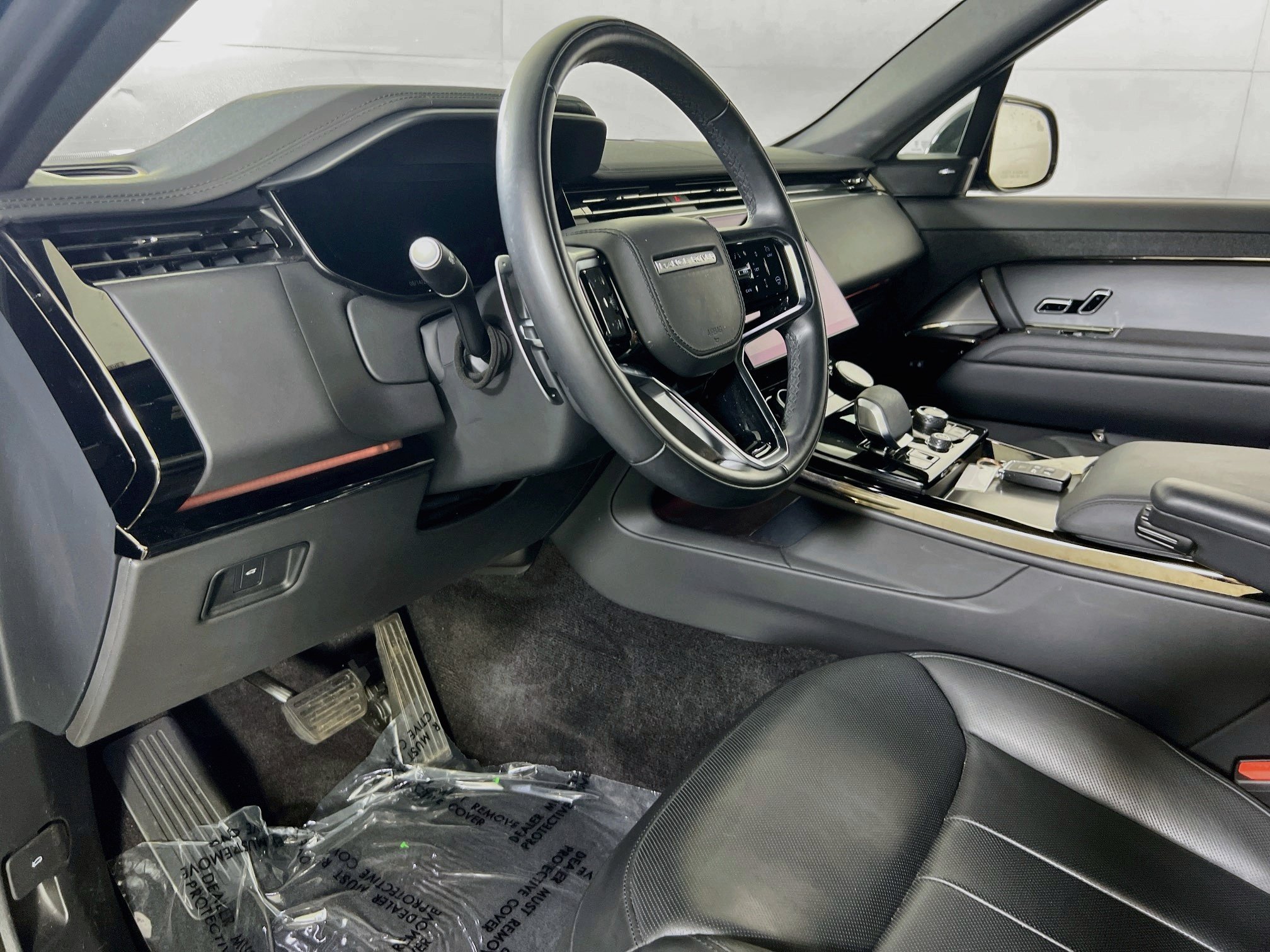 Used 2023 Land Rover Range Rover Sport SE AWD/4WD image 9