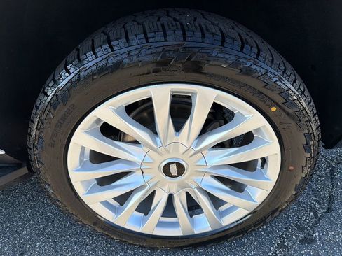 Used 2024 Cadillac Escalade Luxury RWD image 20