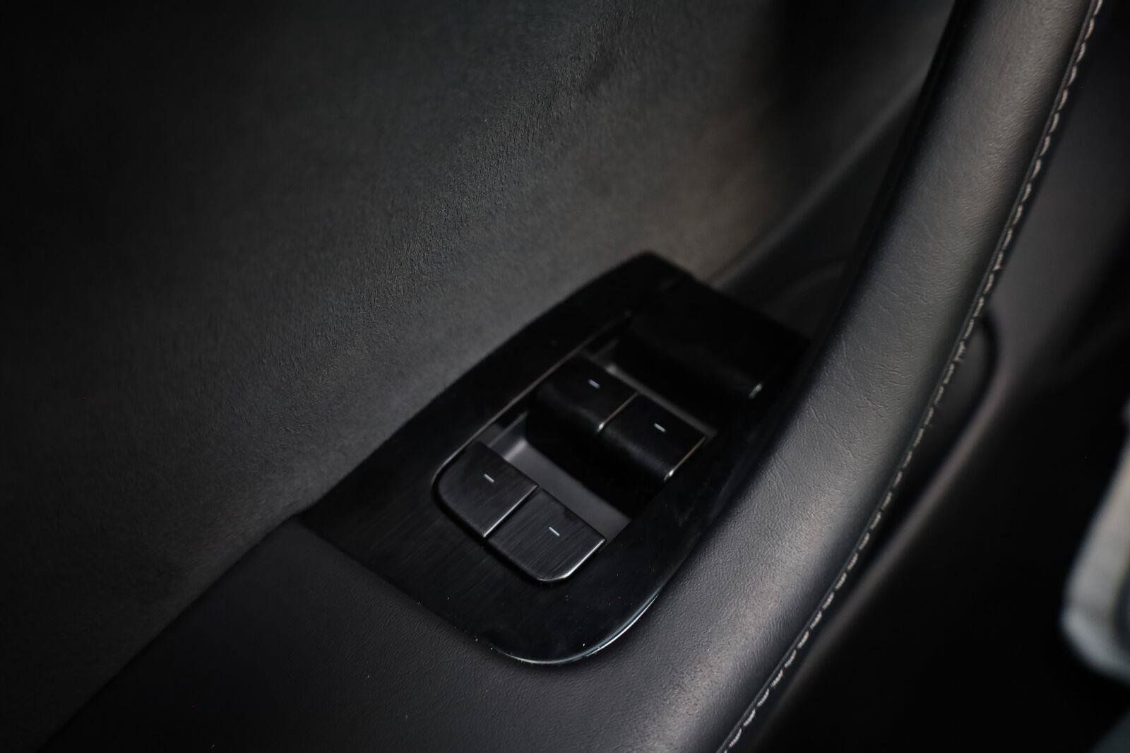 Used 2018 Tesla Model 3 Mid Range RWD image 39