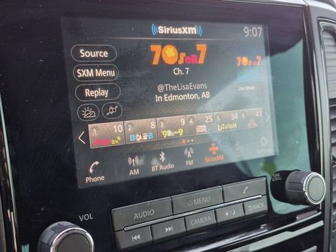 Used 2024 Nissan Titan SV w/ SV Convenience Package RWD image 14