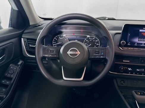 Used 2024 Nissan Rogue SV image 17