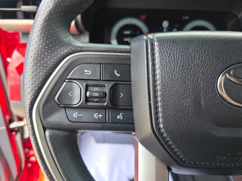 Used 2025 Toyota 4Runner TRD Off-Road Premium AWD/4WD image 28