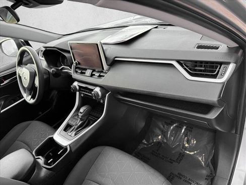 Used 2024 Toyota RAV4 XLE image 20