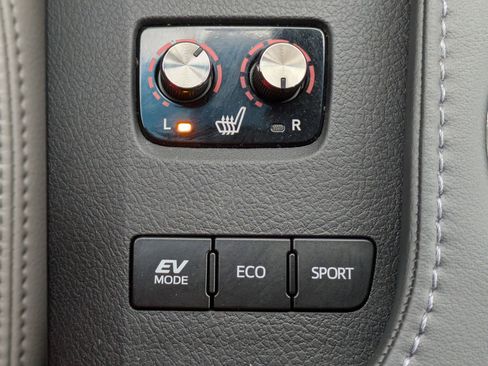 Used 2018 Toyota Avalon XLE Premium w/ All Weather Liner Package image 18