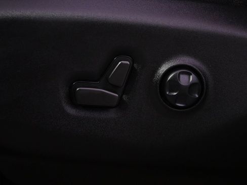 Used 2022 Chrysler Pacifica Touring-L image 13