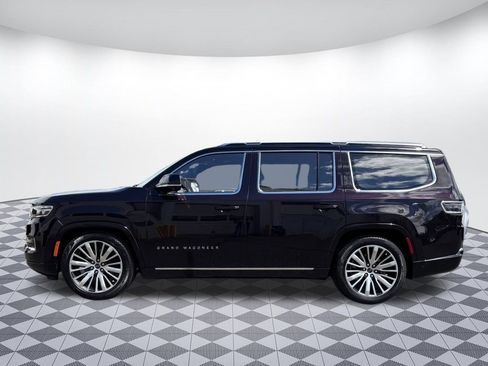 Used 2023 Jeep Grand Wagoneer Series III w/ Rear-Seat Entertainment Group AWD/4WD image 4