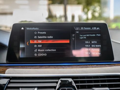 Used 2018 BMW 540i w/ M Sport Package RWD image 21