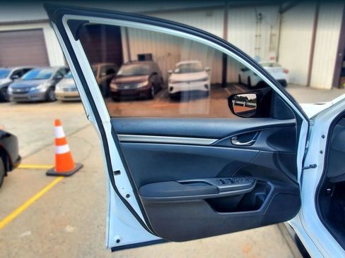 Used 2017 Honda Civic Sport image 15
