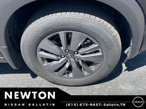 Used 2025 Nissan Pathfinder SV w/ SV Premium Package AWD/4WD image 10