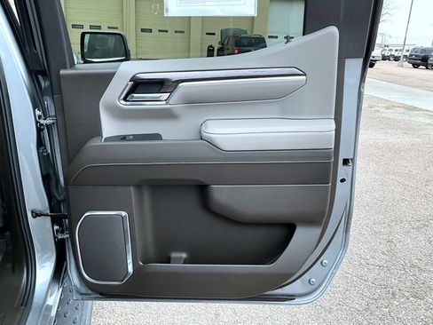 Used 2024 Chevrolet Silverado 1500 LTZ image 19