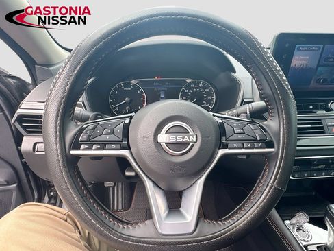 Used 2025 Nissan Altima 2.5 SR w/ SR Premium Package FWD image 14