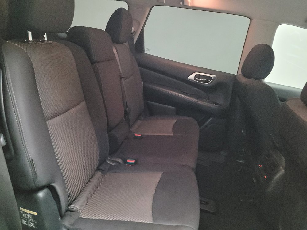 Used 2020 Nissan Pathfinder S FWD image 19