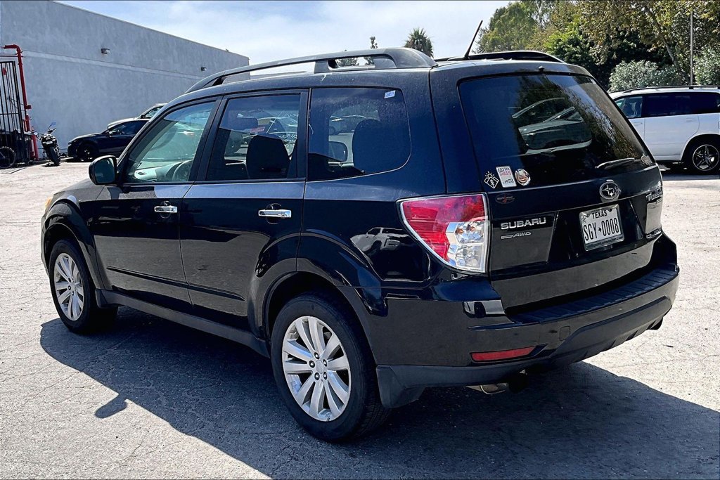 Used 2011 Subaru Forester 2.5X Premium w/ All-Weather Pkg AWD/4WD image 6