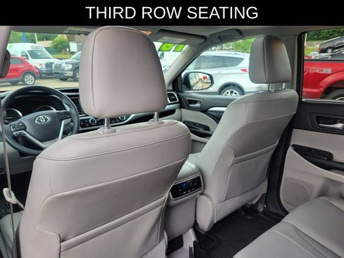 Used 2016 Toyota Highlander XLE AWD/4WD image 14
