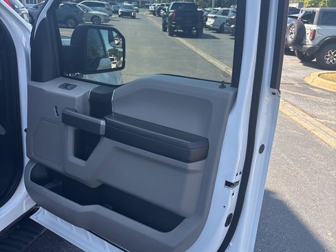 Used 2018 Ford F150 XLT w/ Trailer Tow Package image 15