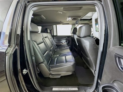 Used 2017 Chevrolet Suburban LT image 29