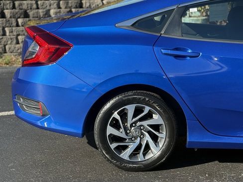 Used 2018 Honda Civic EX image 8