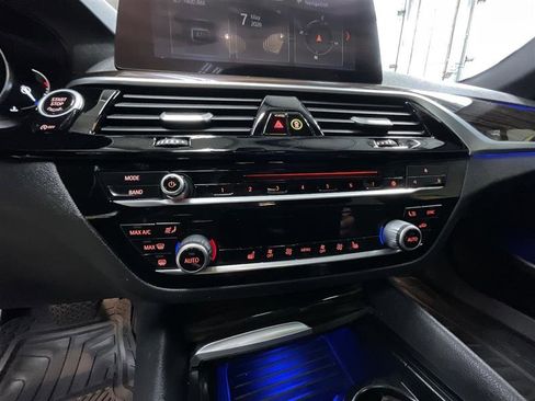 Used 2019 BMW 530i w/ Convenience Package RWD image 17