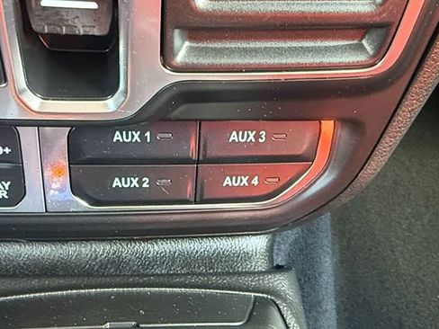 Used 2025 Jeep Gladiator Rubicon AWD/4WD image 23