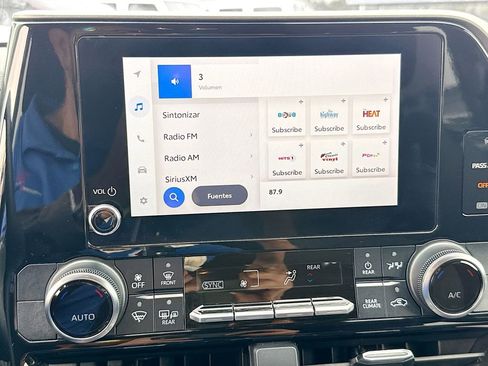 Used 2024 Toyota Highlander LE image 16