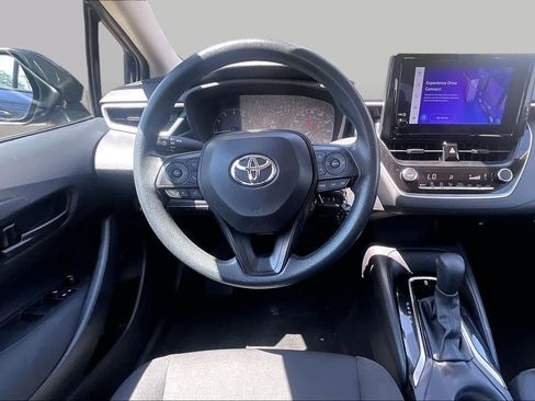 Used 2025 Toyota Corolla LE FWD image 6