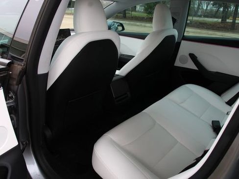 Used 2024 Tesla Model 3 Standard Range image 37