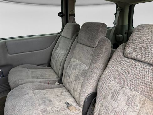 Used 2004 Pontiac Montana Extended w/ Convenience Package #2 FWD image 30