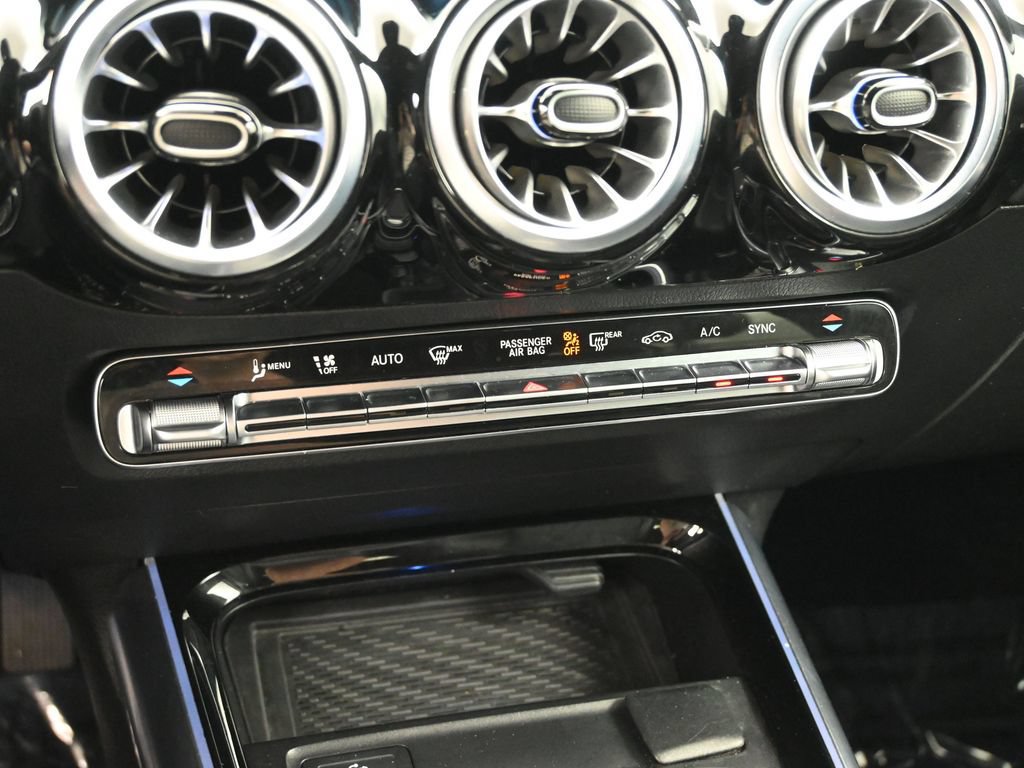 Used 2025 Mercedes-Benz GLA 250 4MATIC image 18