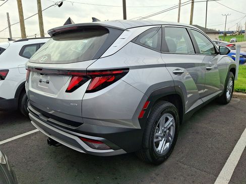 Used 2025 Hyundai Tucson SE image 4