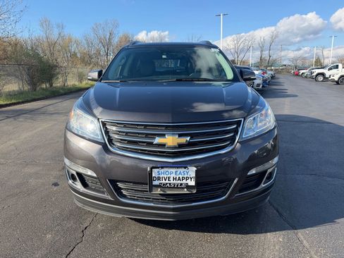 Used 2014 Chevrolet Traverse LT image 2