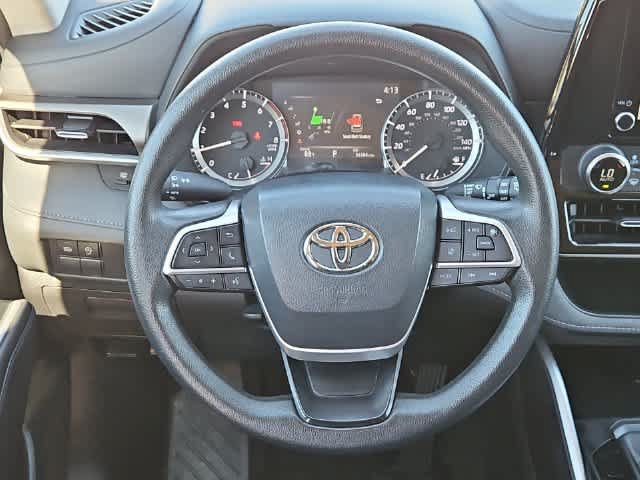 Used 2023 Toyota Highlander L FWD image 20