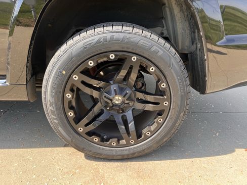 Used 2017 Toyota 4Runner Limited image 13