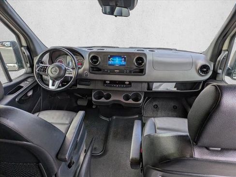 Used 2022 Mercedes-Benz Sprinter 2500 image 15