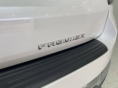 New 2025 Chevrolet Suburban Premier image 30