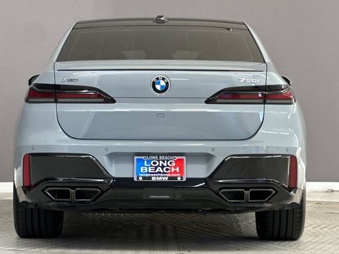 Used 2023 BMW 760i xDrive w/ Executive Package AWD/4WD image 10