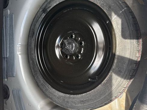 Used 2014 Ford Fusion SE w/ Equipment Group 202A FWD image 21