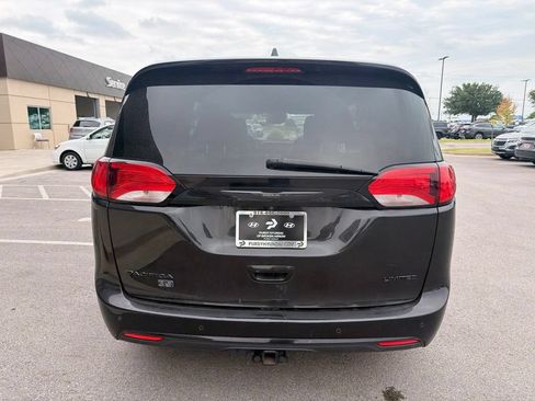 Used 2020 Chrysler Pacifica Limited FWD image 7