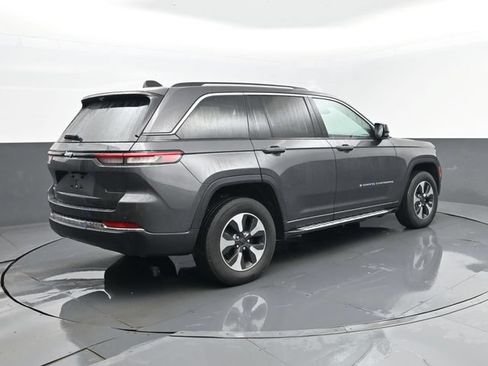 Used 2023 Jeep Grand Cherokee 4WD 4xe w/ Luxury Tech Group II image 24