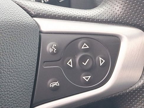 Used 2024 GMC Terrain SLE image 30