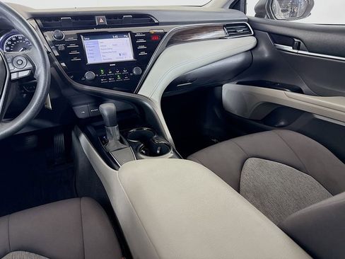 Used 2020 Toyota Camry LE image 23