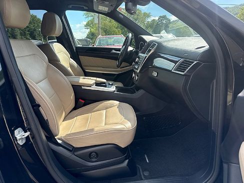 Used 2014 Mercedes-Benz GL 450 4MATIC w/ Lighting Package image 18