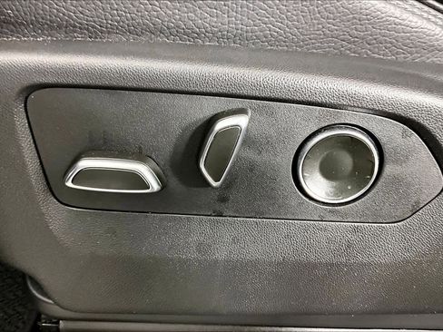 Certified 2025 GMC Yukon Denali AWD/4WD image 33