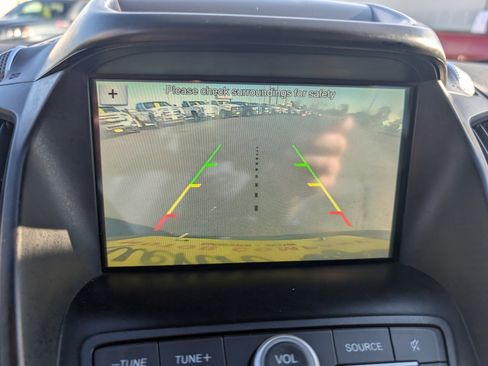 Used 2019 Ford Escape SE image 21