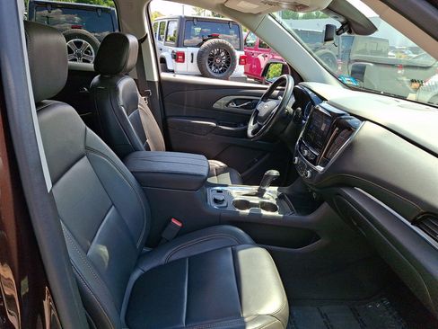 Used 2020 Chevrolet Traverse LT w/ LT Premium Package AWD/4WD image 12